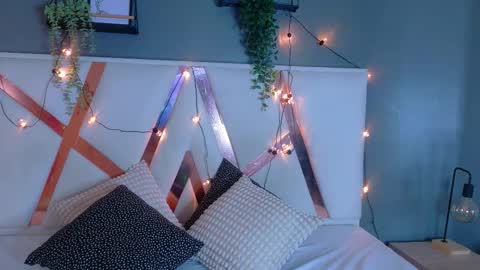 Jena  online show from February 2026 11:31:02 AM