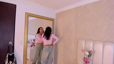 Snapshot of jenifferlopez_ chatting on November 2025 02:06:02 PM Samanta online show from November 2025 02:06:02 PM