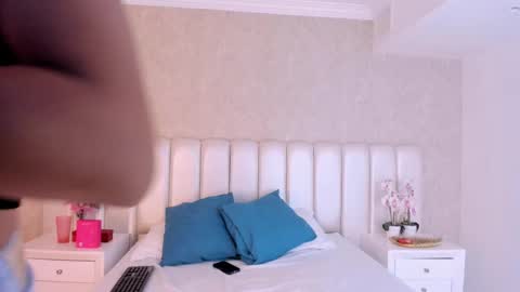 Snapshot of jenifferlopez_ chatting on November 2025 08:09:01 PM Samanta online show from November 2025 08:09:01 PM