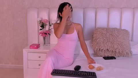 Snapshot of jenifferlopez_ chatting on December 2025 08:05:01 PM Samanta online show from December 2025 08:05:01 PM