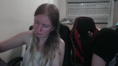 JenisAndPeter online show from September 2025 07:14:01 PM