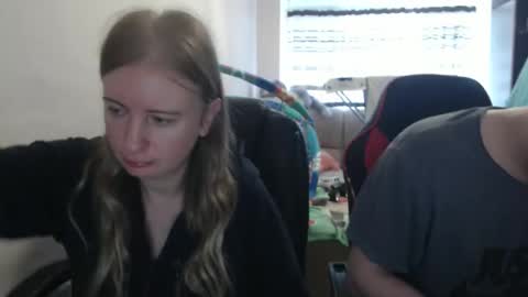 JenisAndPeter online show from September 2025 05:42:01 AM