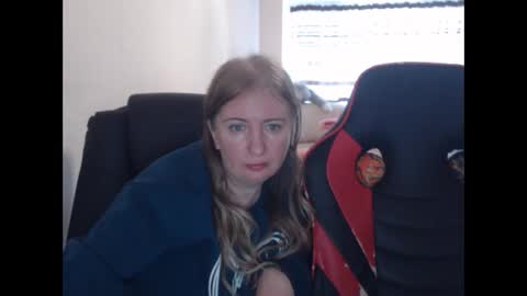 JenisAndPeter online show from October 2025 07:32:01 AM