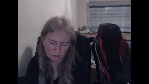 JenisAndPeter online show from April 2026 06:05:01 PM