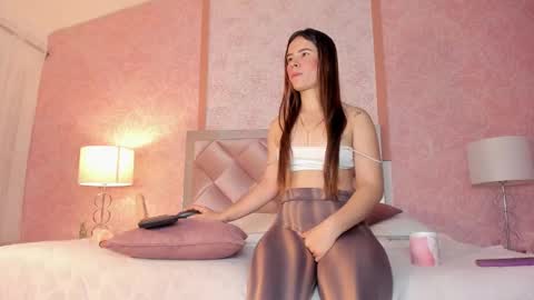 Snapshot of jenna1_ chatting on December 2024 12:01:02 PM JENNA online show from December 2024 12:01:02 PM