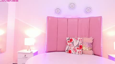 Snapshot of jenna_windsor chatting on December 2024 04:28:01 PM Jenna online show from December 2024 04:28:01 PM