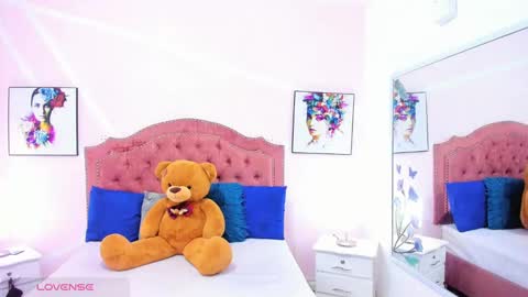 Snapshot of jenna_windsor chatting on February 2025 01:14:02 PM Jenna online show from February 2025 01:14:02 PM