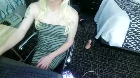 Jenna Cross online show from December 2024 12:20:01 AM