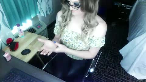 Jenna Cross online show from January 2025 05:56:02 PM