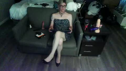 Snapshot of jennacd4life chatting on June 2026 01:17:01 AM Jenna Cross online show from June 2026 01:17:01 AM
