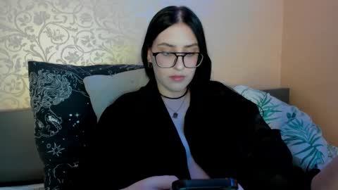 Snapshot of jennifeeeer chatting on September 2025 10:43:01 PM Helen online show from September 2025 10:43:01 PM