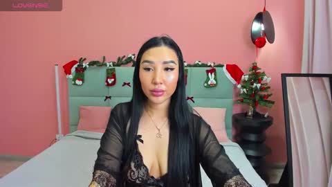 Jennifer online show from December 2025 01:33:02 AM