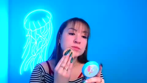 Jennifer online show from December 2024 06:28:01 AM