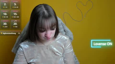 Jennifer online show from November 2025 06:41:02 AM