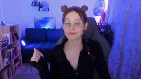 jenniferkiim online show from February 2026 11:18:01 AM