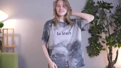 Sofia  online show from April 2026 07:20:01 AM