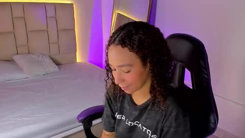 jenny__lawrence online show from October 2025 07:42:02 PM