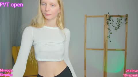 Snapshot of jenny_ames chatting on December 2024 09:01:01 PM Jenny  online show from December 2024 09:01:01 PM