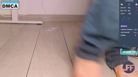 Jenny online show from November 2025 11:33:01 AM