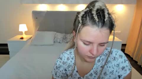 Snapshot of jenny_jimmy chatting on October 2025 09:33:01 AM Jenny online show from October 2025 09:33:01 AM