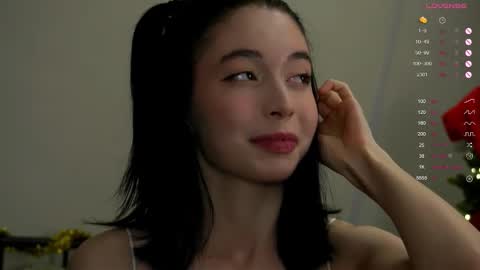 Snapshot of jenny_lylu chatting on December 2025 08:35:01 PM Ori online show from December 2025 08:35:01 PM