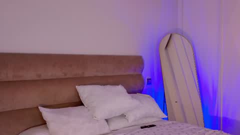 Jenny Roberts online show from June 2026 07:07:01 PM