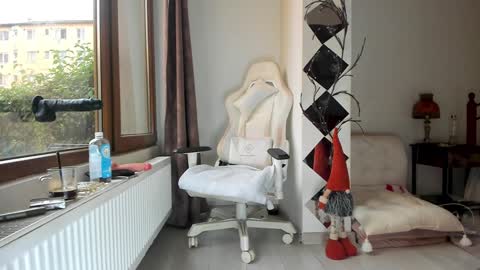 infamous blondiechloe.             Jennyjennywildd online show from October 2025 02:13:01 PM