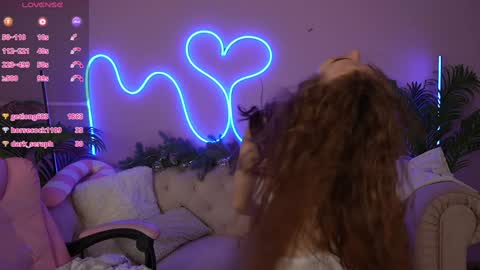 Snapshot of jennyyluv chatting on January 2025 04:55:01 AM JENNY online show from January 2025 04:55:01 AM