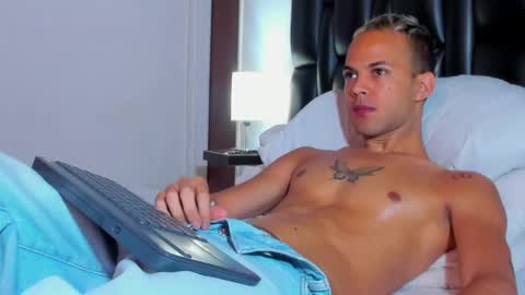 Snapshot of jeremmy_5_ chatting on February 2025 12:26:02 PM Jeremmy online show from February 2025 12:26:02 PM