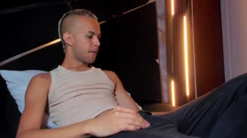 Snapshot of jeremmy_5_ chatting on March 2025 12:15:01 PM Jeremmy online show from March 2025 12:15:01 PM