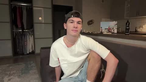 jeremy1scott online show from November 2025 03:18:02 AM