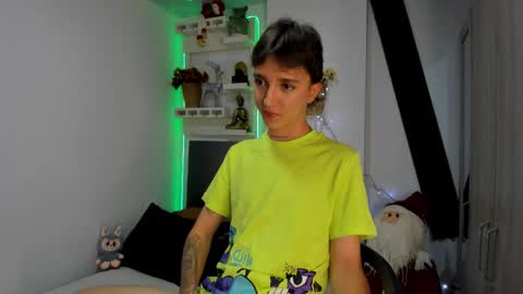 Snapshot of jeremy_salvatore_ chatting on December 2025 11:11:01 PM jero independent model online show from December 2025 11:11:01 PM