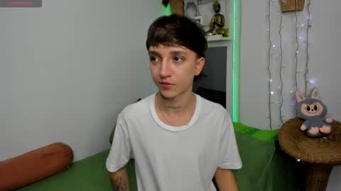 Snapshot of jeremy_salvatore_ chatting on December 2025 01:22:02 AM jero independent model online show from December 2025 01:22:02 AM