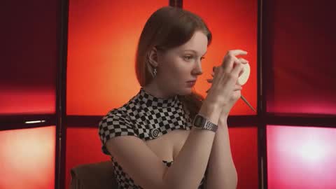 Molly online show from November 2025 04:18:01 PM