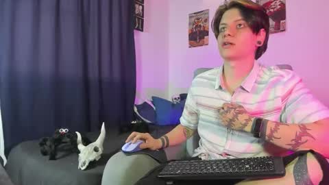 Angelo online show from October 2025 06:54:02 PM