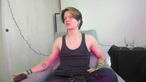 Angelo online show from December 2025 07:55:01 PM