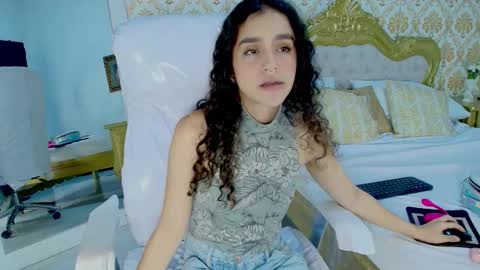 jessb_ online show from October 2025 08:10:01 PM