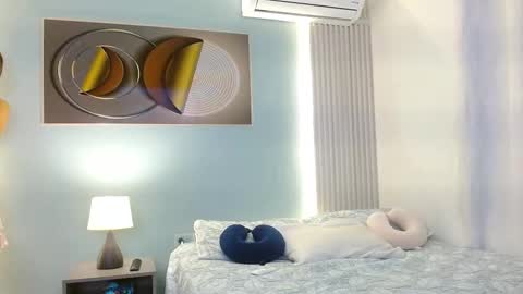 Snapshot of jessdant_luv chatting on November 2025 04:33:02 AM Hello we are Jesse and Dante. online show from November 2025 04:33:02 AM