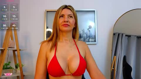 Snapshot of jessey_adams chatting on November 2025 10:14:02 AM bella adams online show from November 2025 10:14:02 AM