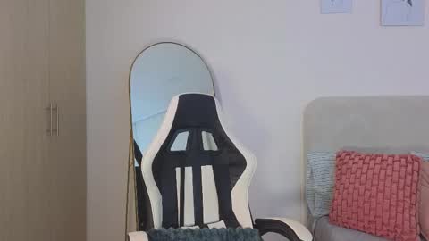 bella  adams online show from February 2026 12:36:01 PM