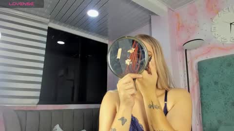 JESSI AND NAOMI online show from December 2025 11:12:01 PM