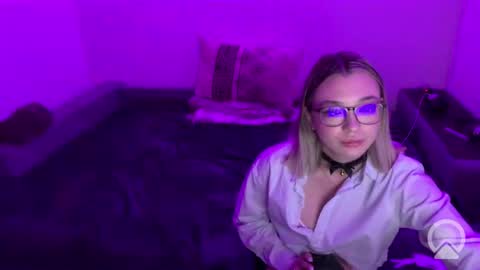 Snapshot of jessicanight_ chatting on April 2026 03:20:01 PM Jessica and Mark online show from April 2026 03:20:01 PM