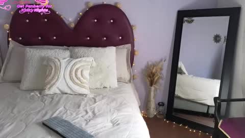 Sofia online show from January 2026 07:50:01 PM