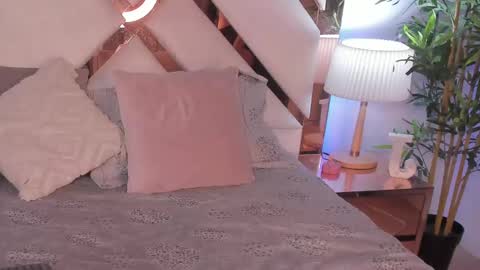 Snapshot of jessiica_stonne2 chatting on January 2025 04:16:02 AM JESSICA STONNE online show from January 2025 04:16:02 AM