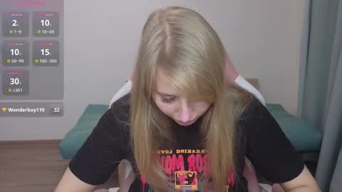 Snapshot of jessy_comely chatting on November 2025 04:50:01 PM Jessy online show from November 2025 04:50:01 PM