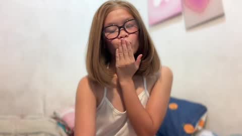 Jessy online show from May 2026 10:52:02 AM