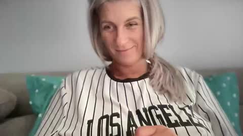Snapshot of jessye_vega chatting on October 2025 09:19:02 AM Jessye online show from October 2025 09:19:02 AM