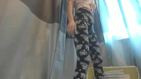 Snapshot of jessystarrr chatting on October 2025 06:10:01 AM Jessy online show from October 2025 06:10:01 AM