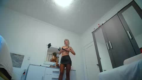 Snapshot of jesyruby21 chatting on December 2025 09:14:01 AM jesy online show from December 2025 09:14:01 AM