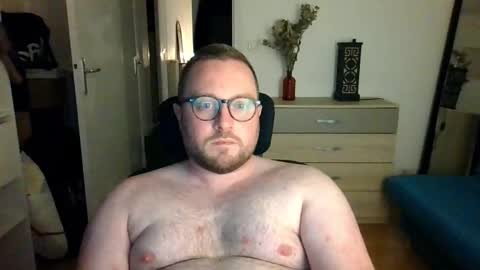 Snapshot of jeuneloup92 chatting on November 2025 05:17:02 PM jeuneloup92 online show from November 2025 05:17:02 PM